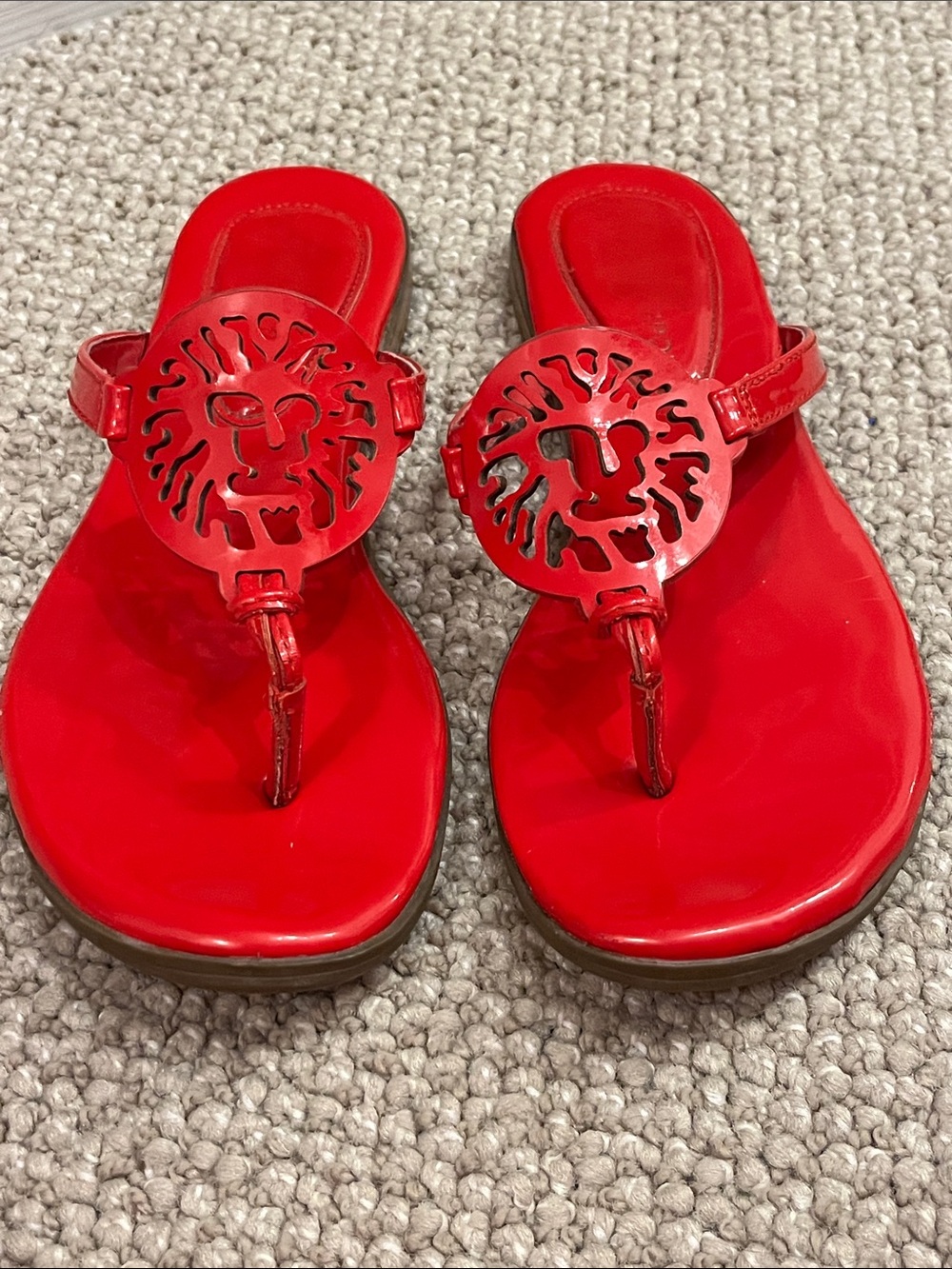 Anne Klein Red Faux Leather Thong Sandals with Cutout Logo Medallion - Picture 3 of 10